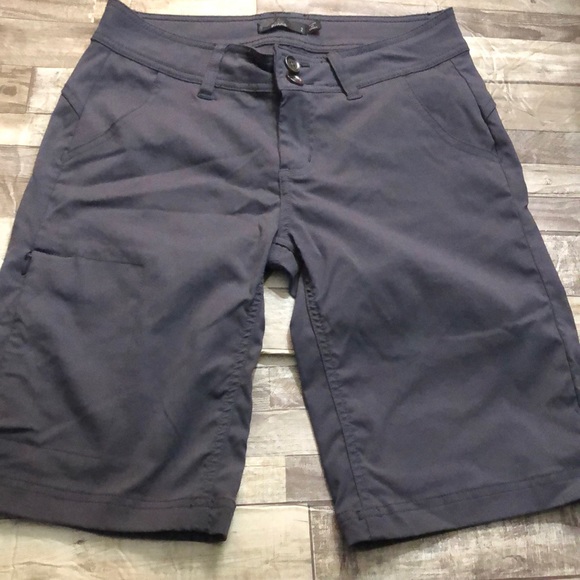 Prana Pants - PrAna grey flat front Bermuda Hiking Walking shorts